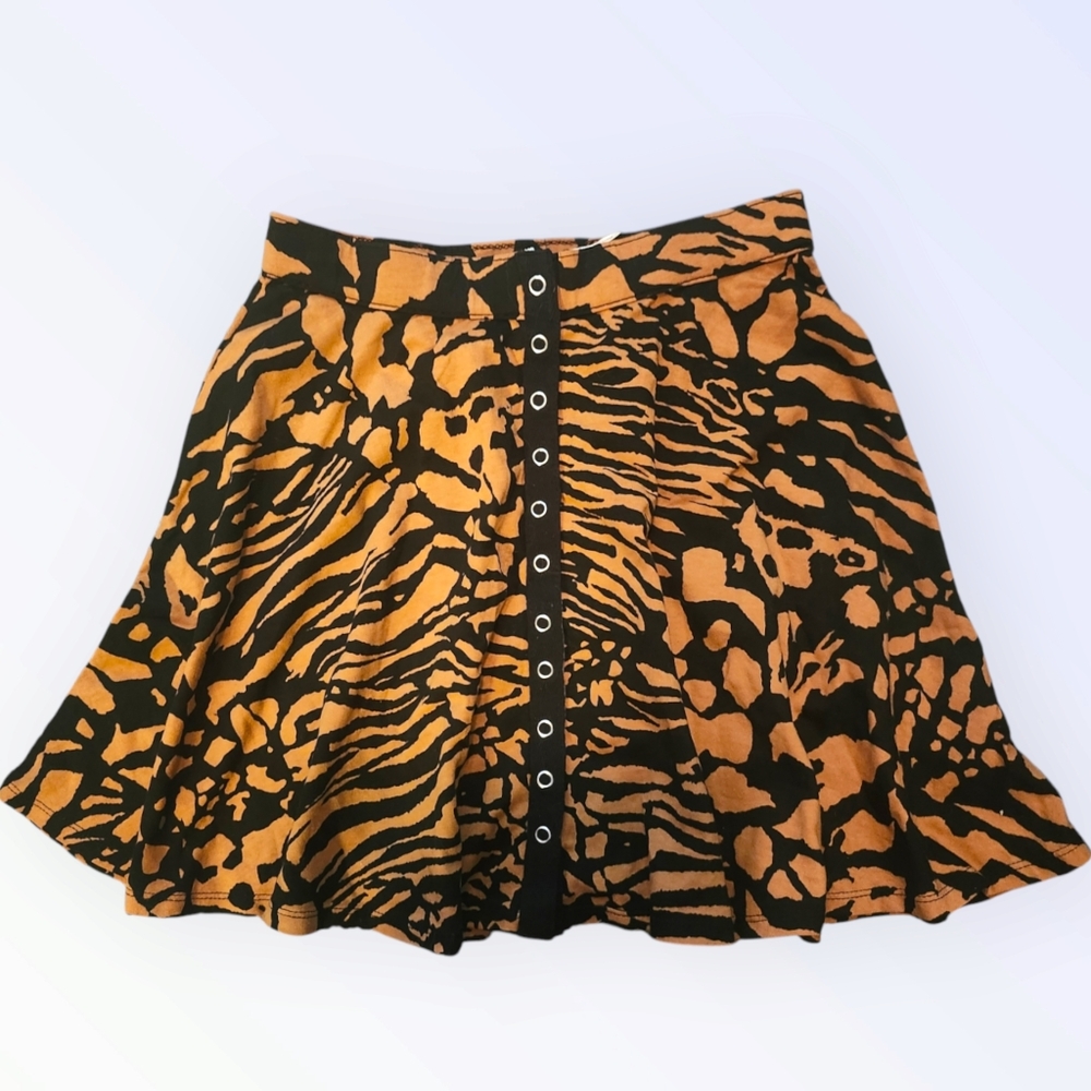 Kimchi Blue Bold Animal Print Skirt – Eye-Catching Style in Small And Medium